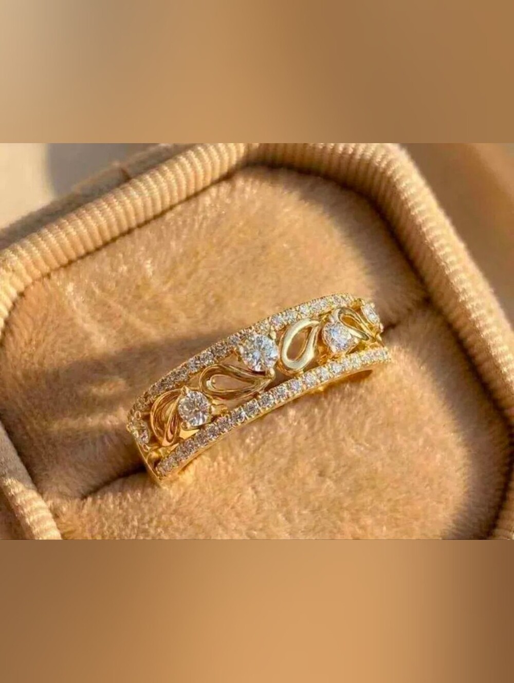 $8 Each Or Bundle 5/$20 Gold Floral Band Ring